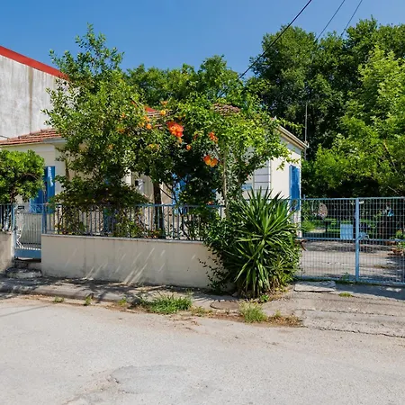 Faros - Drosostalides, Maison d'hôtes Milína